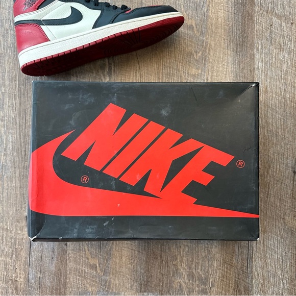 Nike Air Jordan 1 Retro High OG Bred Toe 2018 Red Black White - Picture 11 of 11